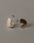 Día Stud Earrings | Silver & Brass