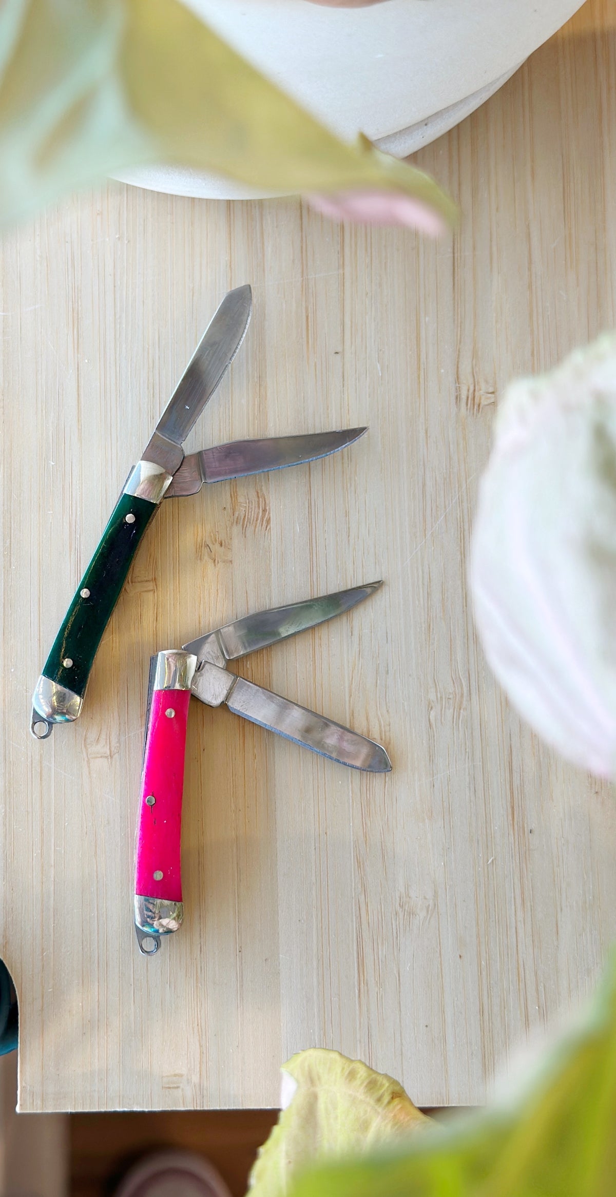 Tiny Two Bladed Knife | Pink